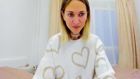 Snapshot of mona_cruz chatting on 12-04-24, 05:16 Mona online show from 12-04-24, 05:16