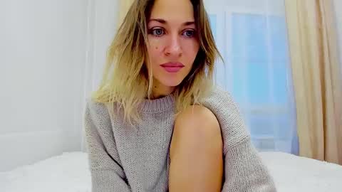 Snapshot of mona_cruz chatting on 01-09-25, 05:23 Mona online show from 01-09-25, 05:23