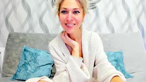 Snapshot of mona_cruz chatting on 02-16-25, 02:43 Mona online show from 02-16-25, 02:43