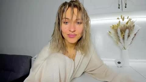 Snapshot of mona_cruz chatting on 02-20-25, 09:20 Mona online show from 02-20-25, 09:20