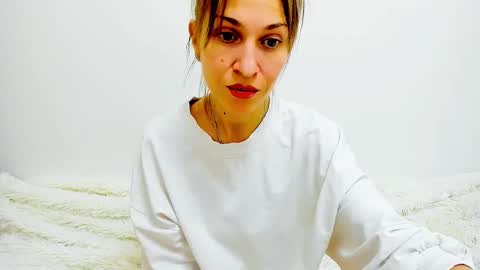 Snapshot of mona_cruz chatting on 03-06-25, 08:16 Mona online show from 03-06-25, 08:16