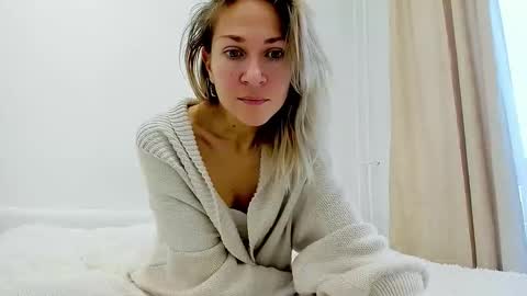 Snapshot of mona_cruz chatting on 11-07-25, 05:40 Mona online show from 11-07-25, 05:40