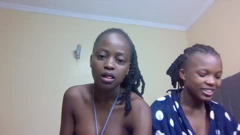 Snapshot of mona_luv1 chatting on 10-14-25, 03:18 Mona online show from 10-14-25, 03:18