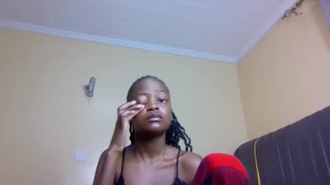 Snapshot of mona_luv1 chatting on 10-17-25, 01:53 Mona online show from 10-17-25, 01:53