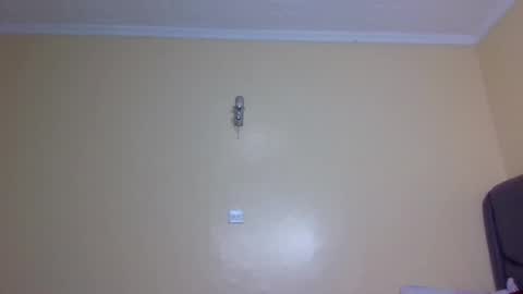 Snapshot of mona_luv1 chatting on 10-23-25, 12:32 Mona online show from 10-23-25, 12:32