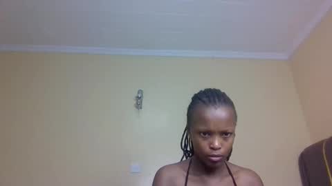 Snapshot of mona_luv1 chatting on 10-28-25, 01:31 Mona online show from 10-28-25, 01:31