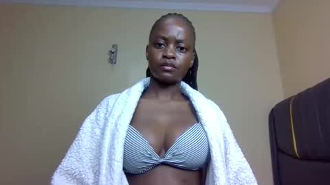 Snapshot of mona_luv1 chatting on 11-02-25, 04:42 Mona online show from 11-02-25, 04:42