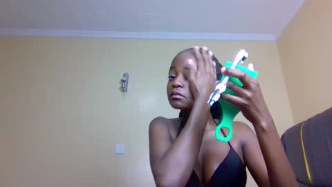 Snapshot of mona_luv1 chatting on 11-03-25, 07:09 Mona online show from 11-03-25, 07:09