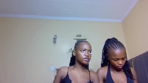 Snapshot of mona_luv1 chatting on 11-06-25, 01:50 Mona online show from 11-06-25, 01:50