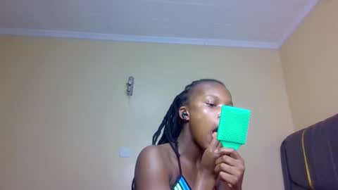 Snapshot of mona_luv1 chatting on 11-10-25, 02:10 Mona online show from 11-10-25, 02:10