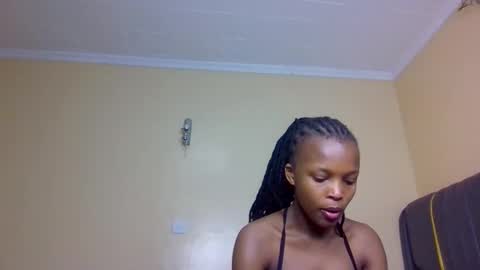 Snapshot of mona_luv1 chatting on 11-11-25, 02:33 Mona online show from 11-11-25, 02:33