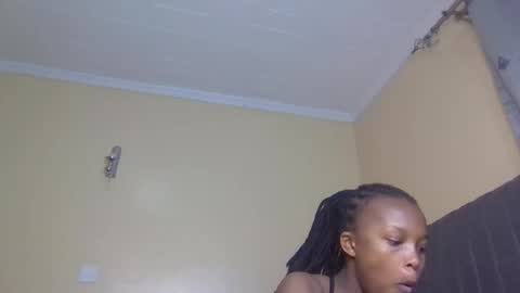 Snapshot of mona_luv1 chatting on 11-19-25, 01:27 Mona online show from 11-19-25, 01:27