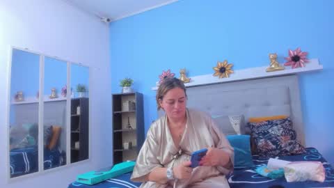 paola online show from 12-13-25, 07:53