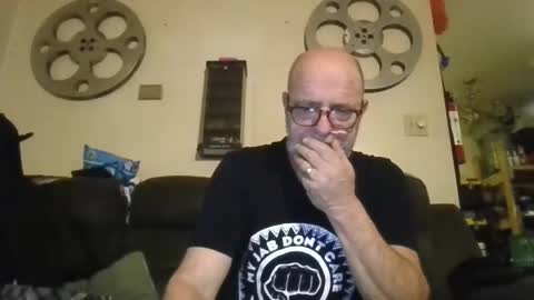 mondaymonday online show from 01-16-25, 05:55