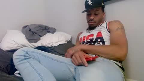 Snapshot of moneymanboy chatting on 09-28-25, 03:45 11nchmonster online show from 09-28-25, 03:45