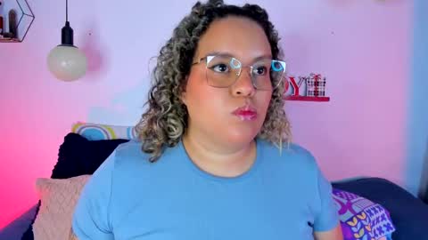 aleja      independent model       online show from 02-21-25, 08:07