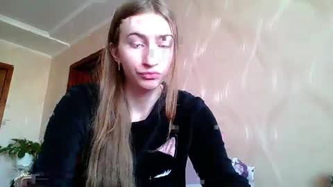 Snapshot of monica_tamayo chatting on 02-17-25, 09:13 Monica online show from 02-17-25, 09:13
