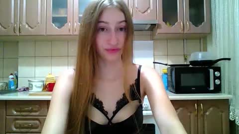 Snapshot of monica_tamayo chatting on 09-28-25, 08:47 Monica online show from 09-28-25, 08:47