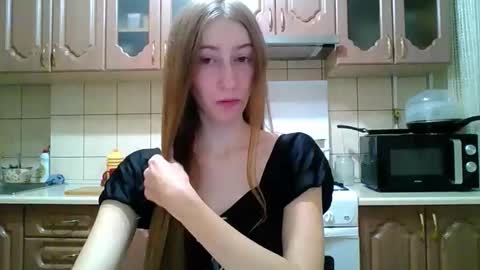 Snapshot of monica_tamayo chatting on 11-13-25, 10:08 Monica online show from 11-13-25, 10:08