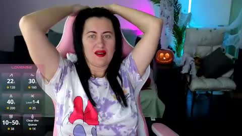 Monica online show from 10-20-25, 07:42