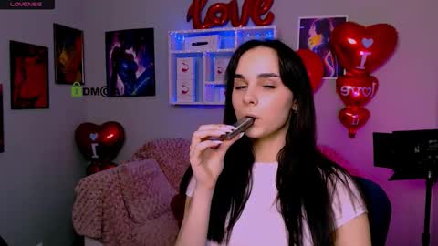 Snapshot of monica_xcx chatting on 02-18-26, 09:22 Monica online show from 02-18-26, 09:22