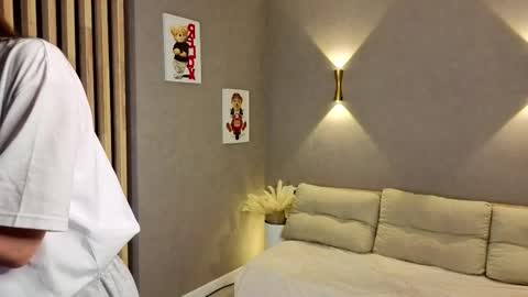 my name is Nika online show from 12-19-25, 04:25