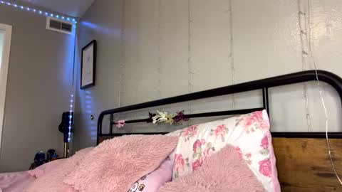 Snapshot of monicav21 chatting on 12-10-24, 05:17 Monica online show from 12-10-24, 05:17