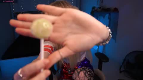  Monica  online show from 10-25-25, 05:59