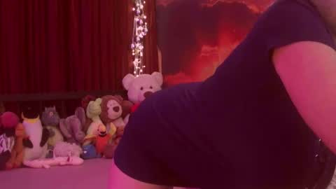 Monika    online show from 12-22-25, 03:03