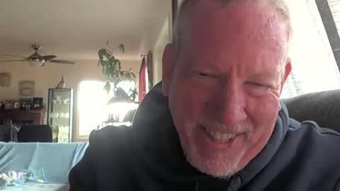 Snapshot of monkeedance chatting on 12-15-24, 08:25 Monkee Dance online show from 12-15-24, 08:25