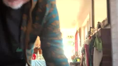 Snapshot of monkeedance chatting on 12-31-24, 07:07 Monkee Dance online show from 12-31-24, 07:07