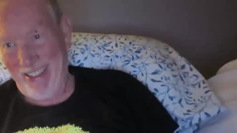 Snapshot of monkeedance chatting on 09-13-25, 04:56 Monkee Dance online show from 09-13-25, 04:56