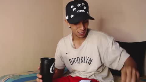 Snapshot of monkey_uchiha77 chatting on 10-10-25, 10:42 simon dice online show from 10-10-25, 10:42