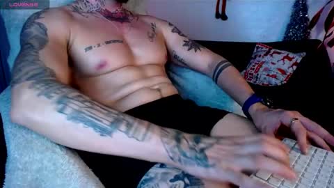 Snapshot of monnojones chatting on 12-20-24, 04:09 monnojones online show from 12-20-24, 04:09