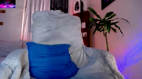 Snapshot of monnojones chatting on 10-29-25, 02:36 monnojones online show from 10-29-25, 02:36