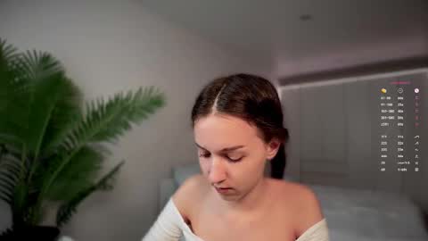 Snapshot of monnymoonn chatting on 10-15-25, 08:03 Mary online show from 10-15-25, 08:03