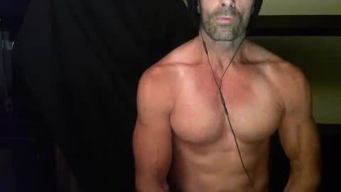 Snapshot of monsterdildos chatting on 01-03-25, 10:31 monsterdildos online show from 01-03-25, 10:31