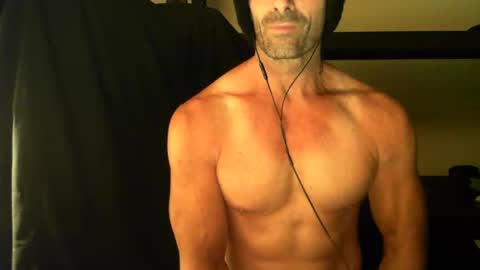 Snapshot of monsterdildos chatting on 01-18-25, 12:47 monsterdildos online show from 01-18-25, 12:47