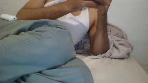 Snapshot of monsterr2209 chatting on 10-01-25, 01:28 monsterr2209 online show from 10-01-25, 01:28