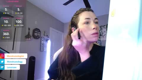 Snapshot of monstrumologist chatting on 12-11-24, 01:26 Lydia Mooney online show from 12-11-24, 01:26