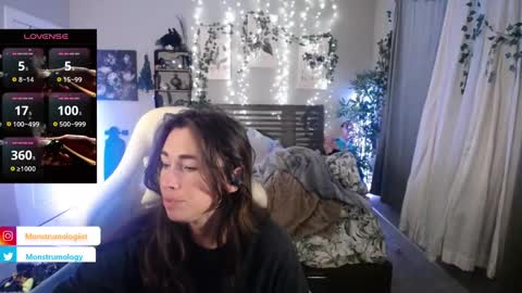Snapshot of monstrumologist chatting on 01-14-25, 12:43 Lydia Mooney online show from 01-14-25, 12:43