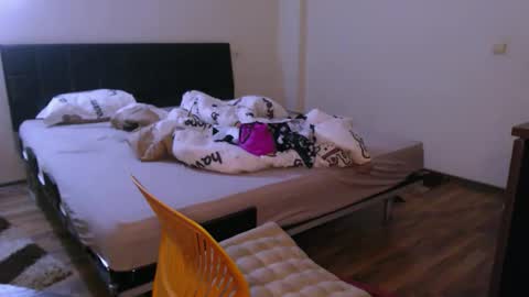 Monse online show from 10-16-25, 08:21