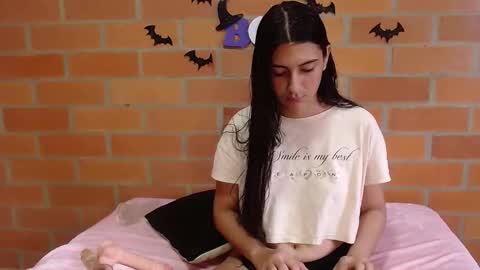 Luisa online show from 10-29-25, 02:08