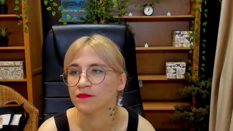 Katrin online show from 12-19-24, 03:18