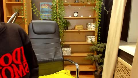 Katrin online show from 02-02-25, 03:10
