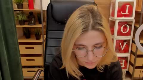 Katrin online show from 02-28-25, 04:10