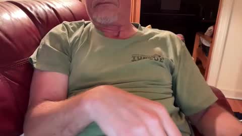 Snapshot of moon4music chatting on 12-25-24, 06:31 moon4music online show from 12-25-24, 06:31