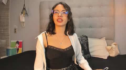 Elizabeth  online show from 11-18-25, 08:46