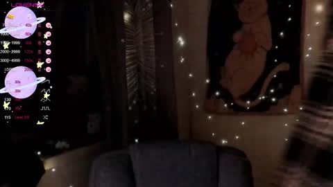 Snapshot of moon__girl chatting on 12-19-25, 09:55 Roxy online show from 12-19-25, 09:55