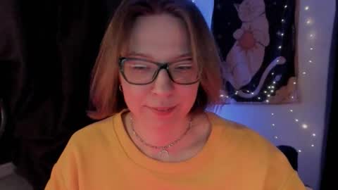 Snapshot of moon__girl chatting on 01-14-26, 07:19 Roxy online show from 01-14-26, 07:19